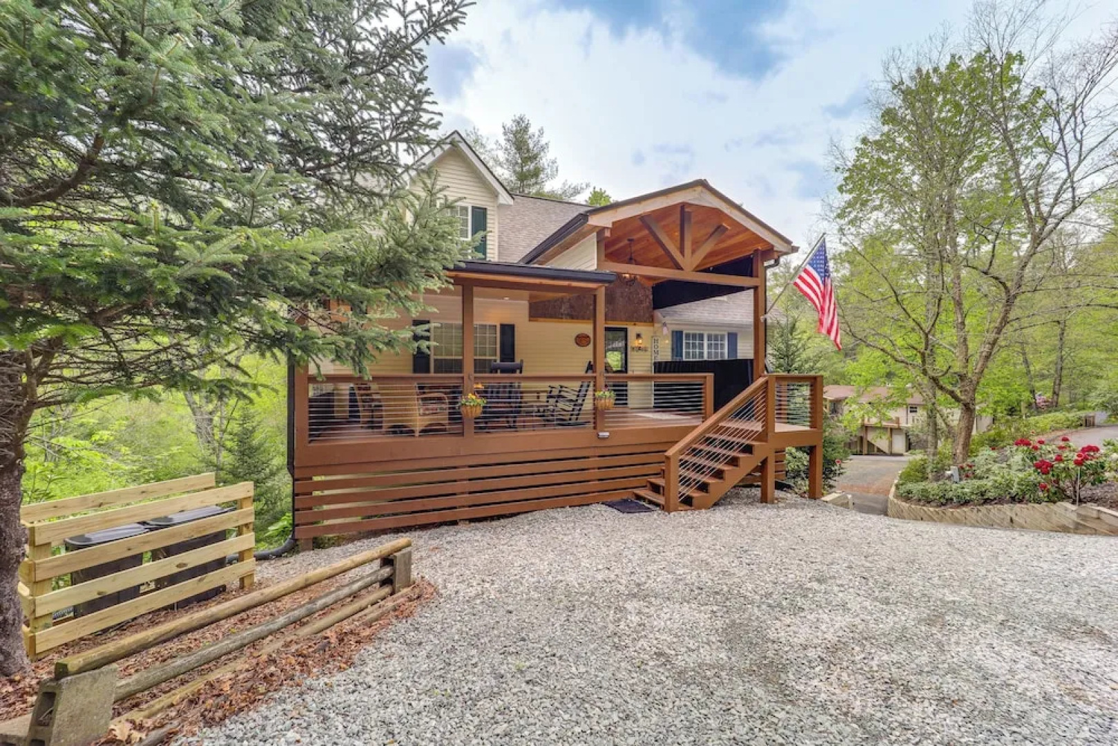 9 Mi to Sugar Mountain: Newland Cabin w/ Fire Pit!