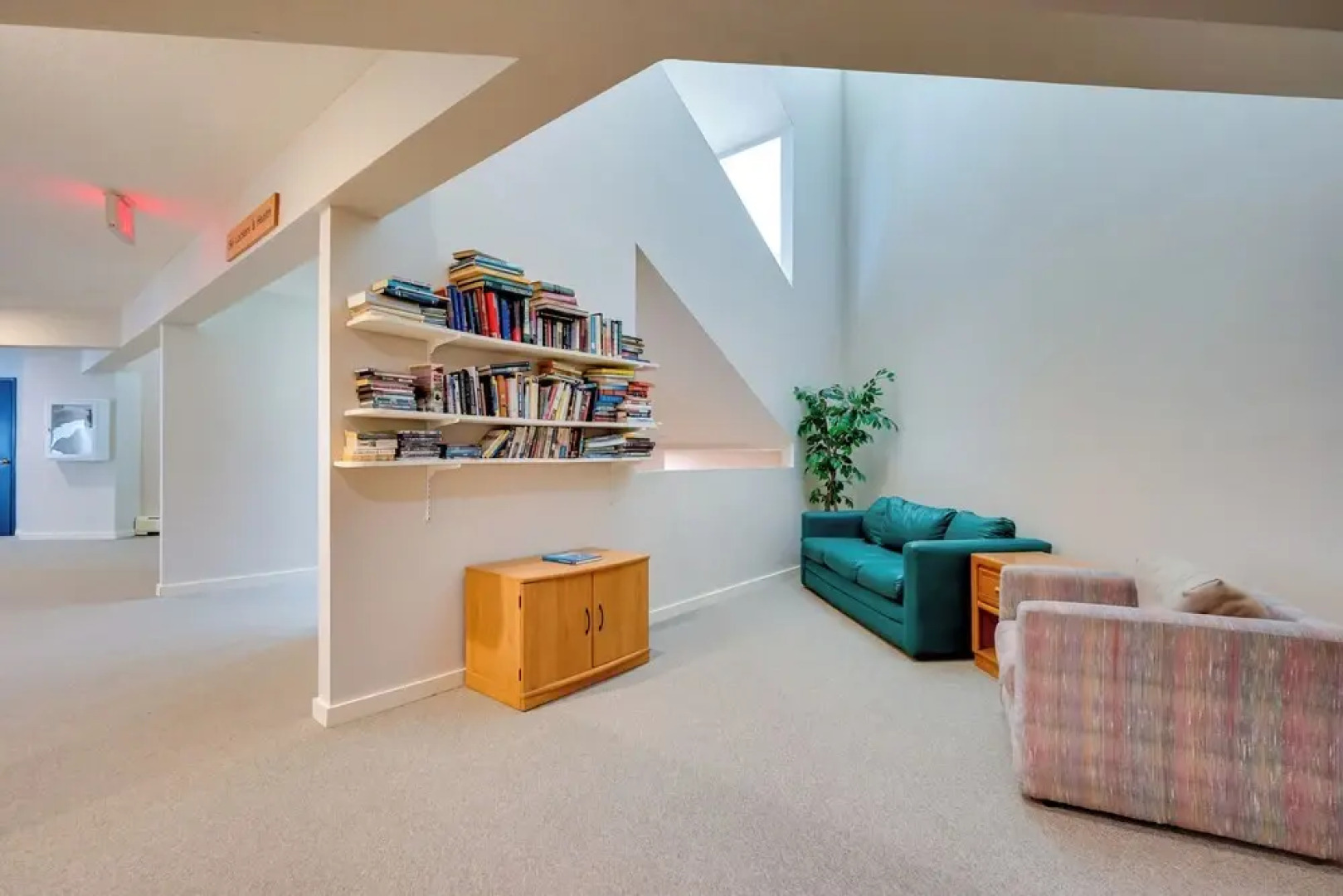 Ski-in/ski-out Magic Mountain Condo w/ Deck!