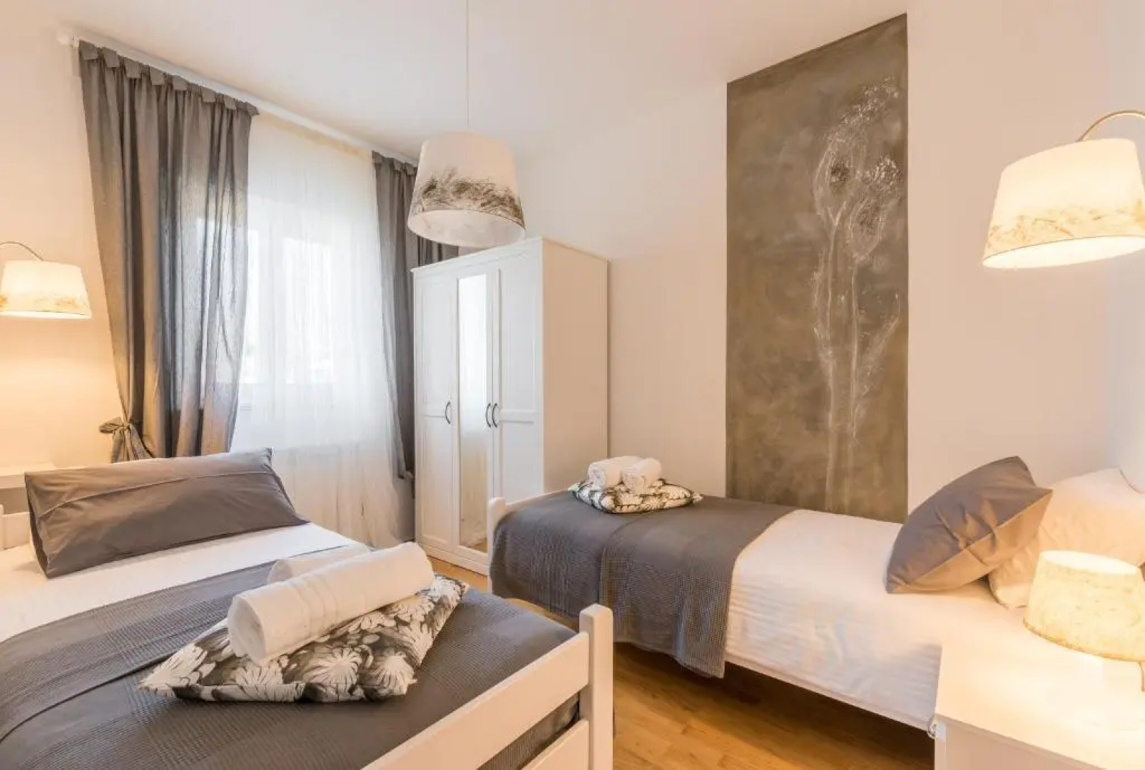 Holiday House OLIVE GROVE with pool and garden