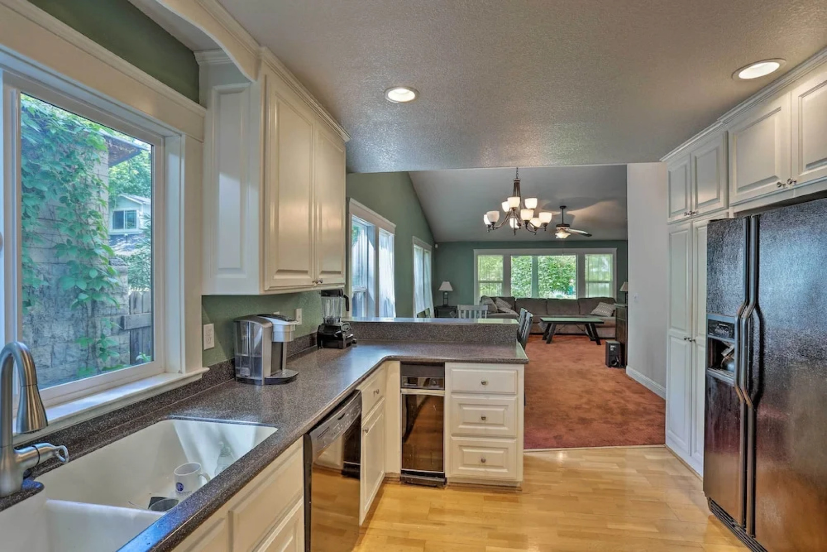 Spacious Downtown Chico Home ~ Half Mile to Csu!