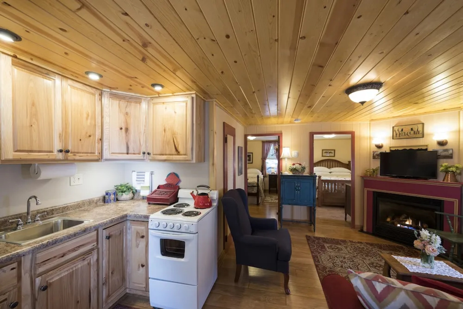 Thorp House Inn & Cottages