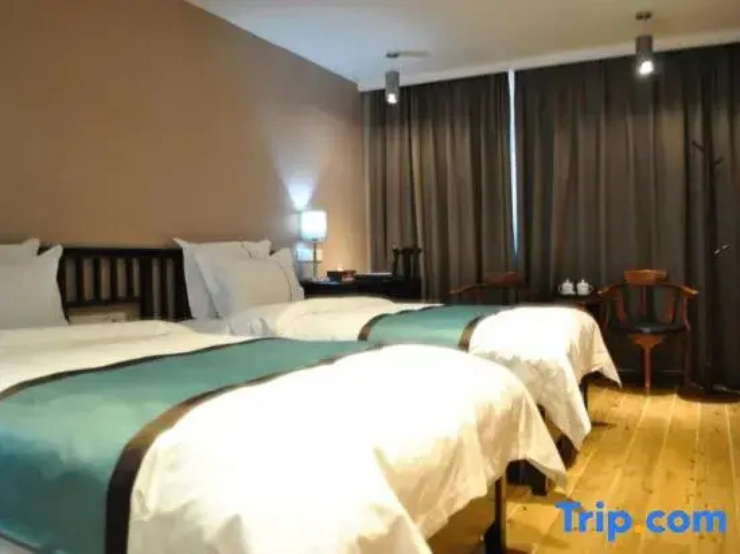 Yunpeng Sunshine Holiday Hotel