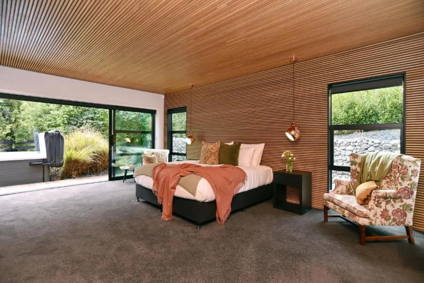 Bridle Path Retreat - Modern Private Luxury