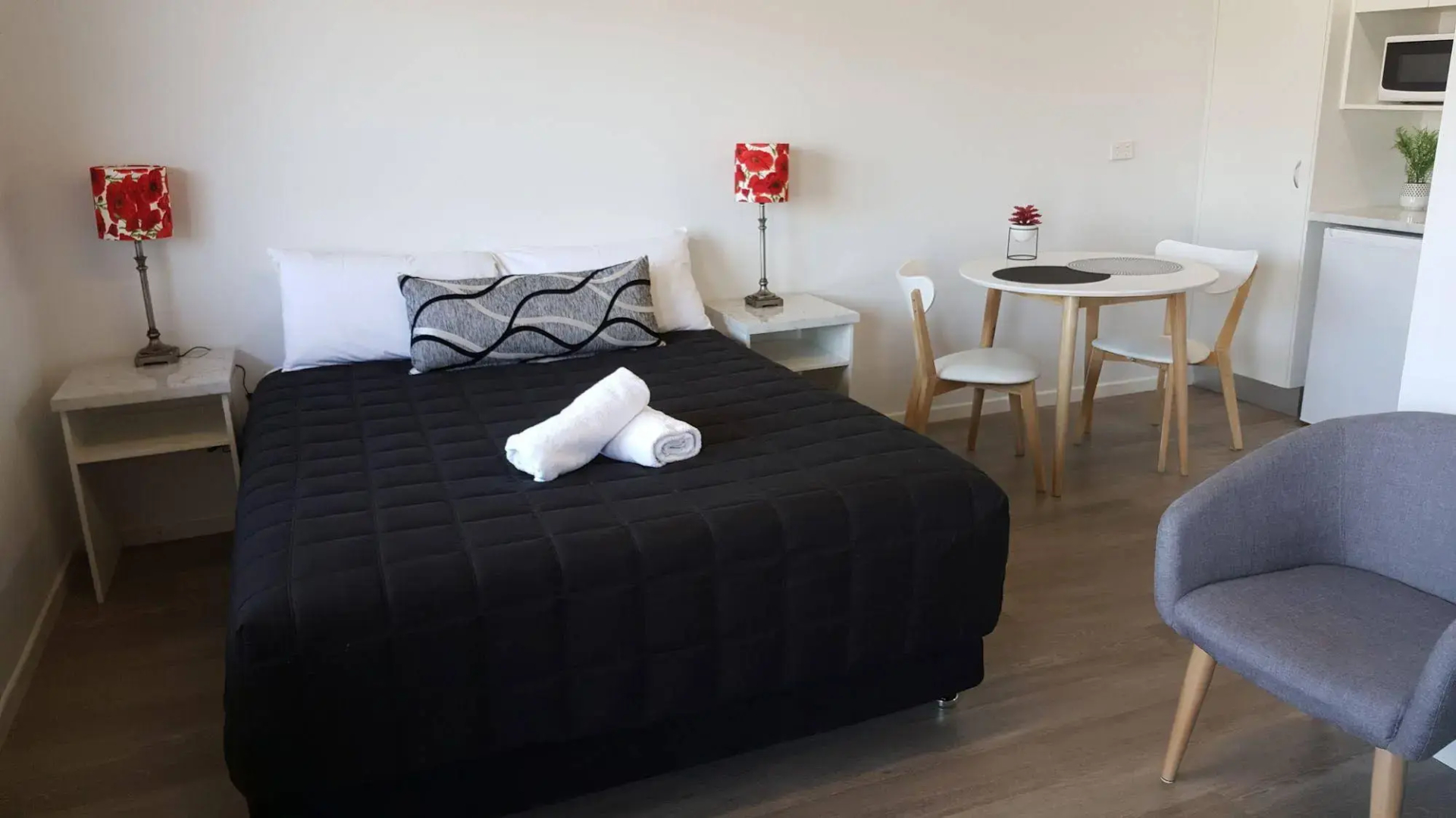 AZA Motel