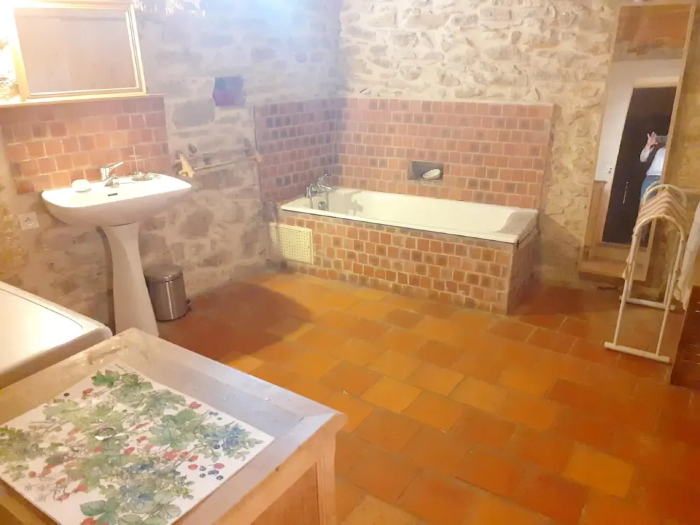 House With 4 Bedrooms in Laudun-l'ardoise, With Wonderful City View, Furnished Garden and Wifi