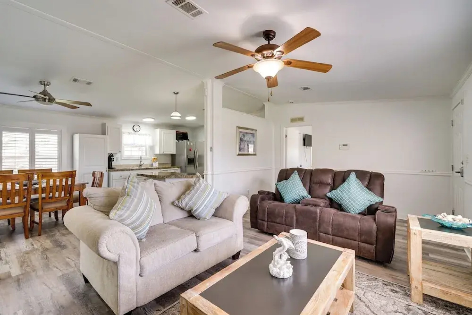 Sunny Fort Myers Home w/ Screened-in Porch & Grill