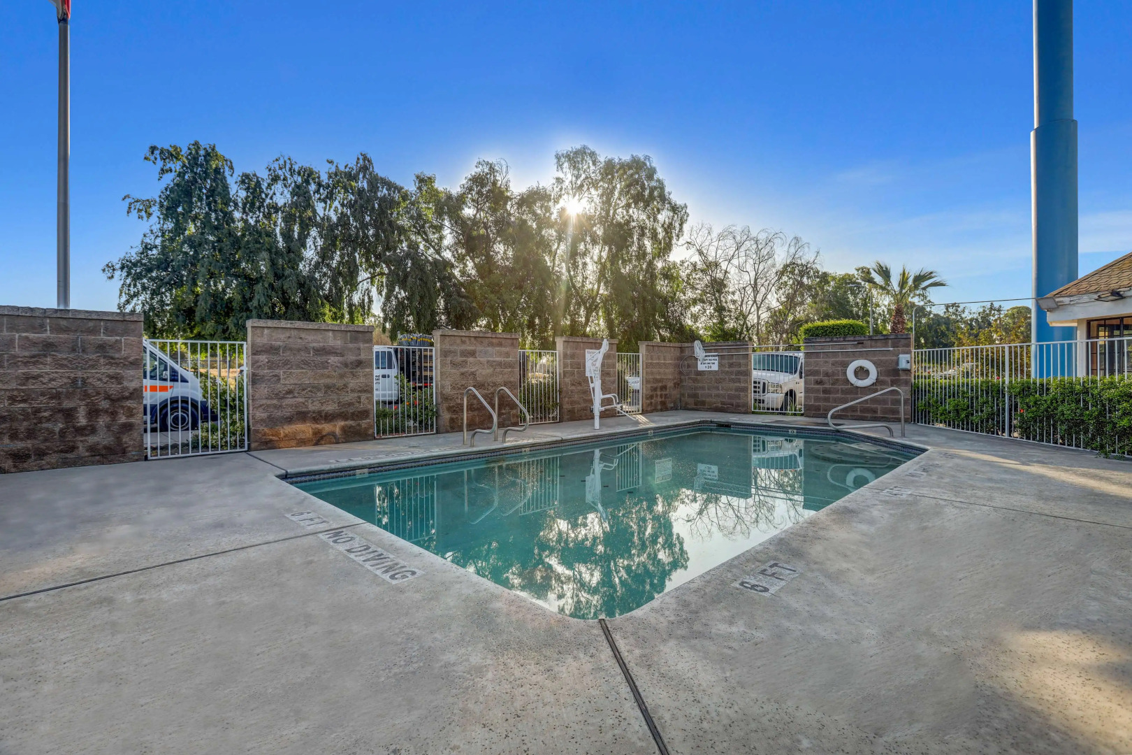 Motel 6 Fresno, CA - Belmont Ave