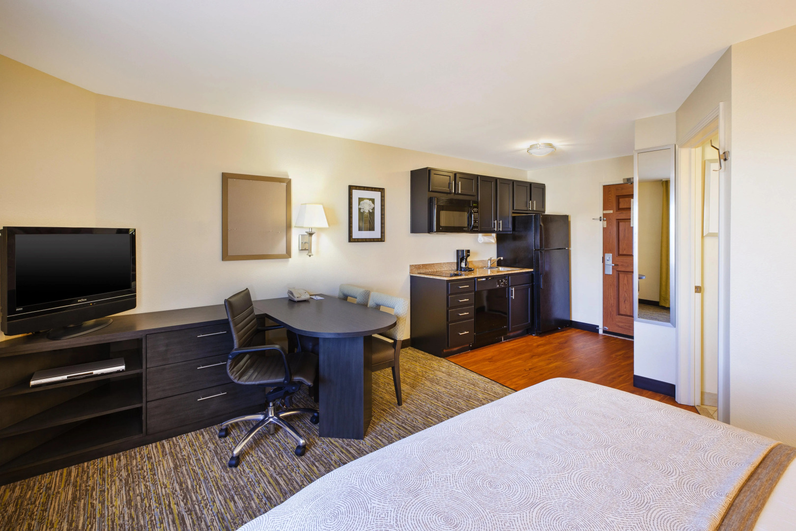 Candlewood Suites Indianapolis Airport by IHG