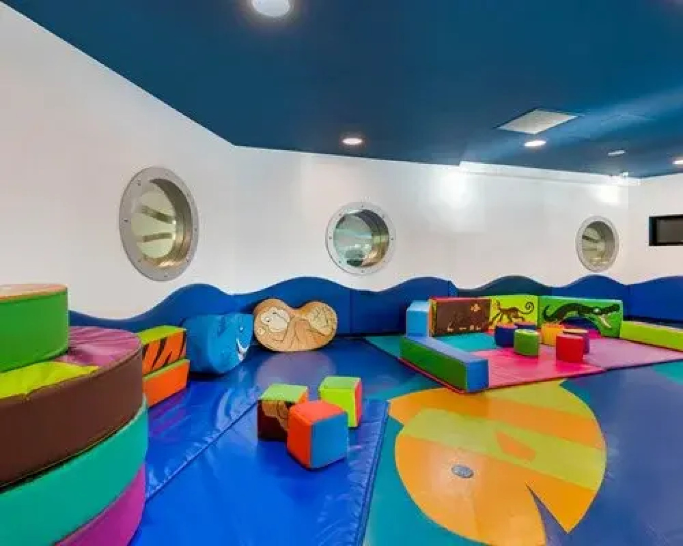 Pine Lake Resort - 4 Nights, Lancashire, England