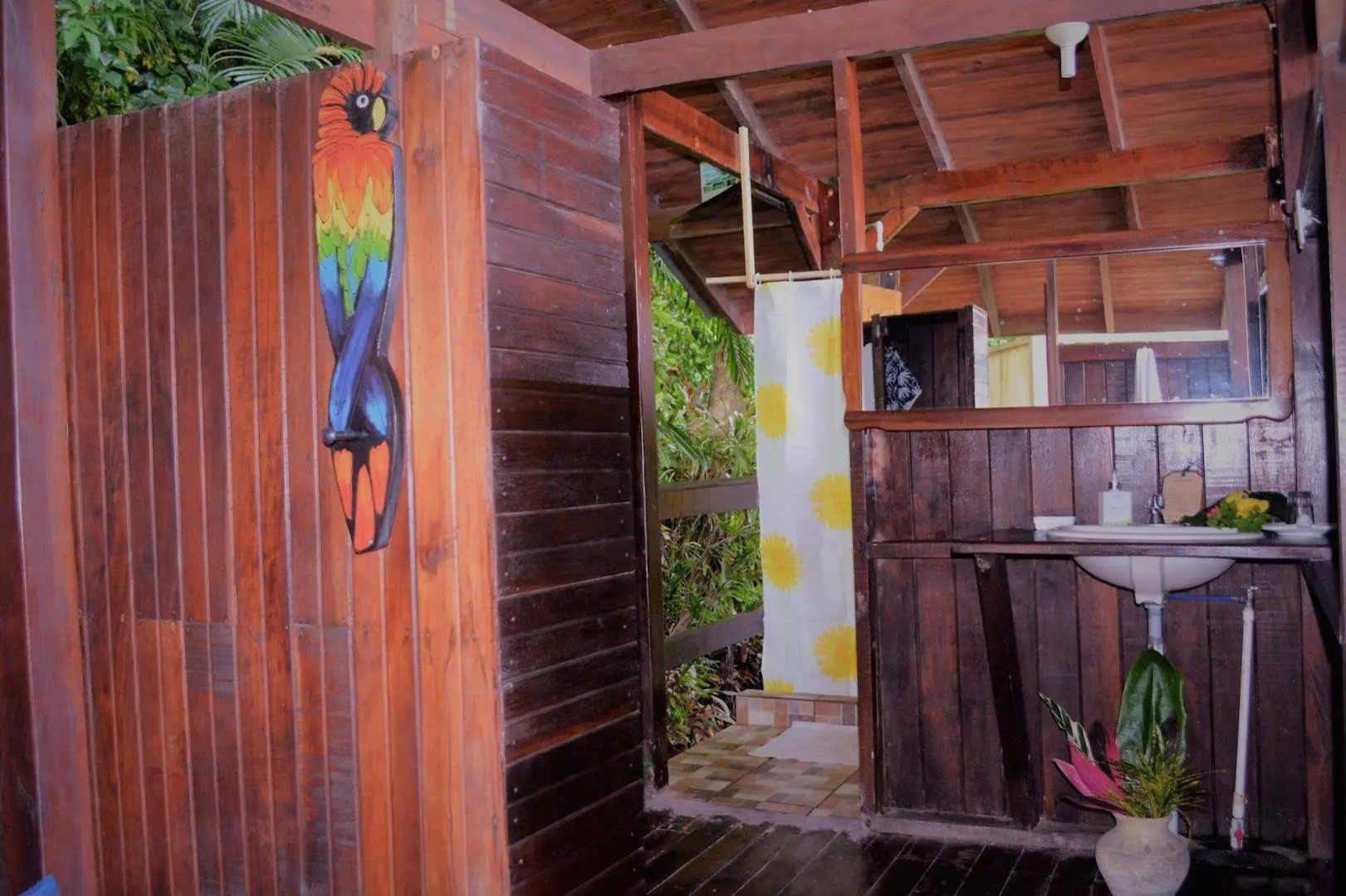 The Lookout Inn Lodge