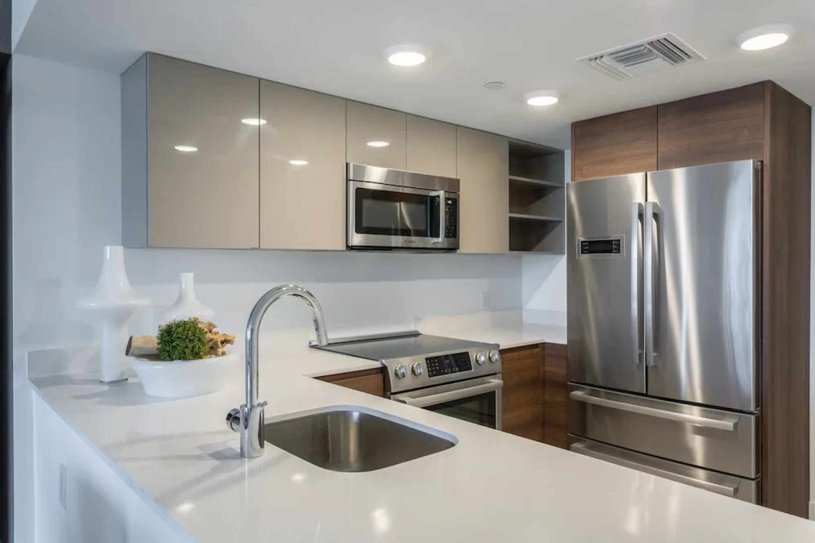 Acqua Bay Luxury Apartments