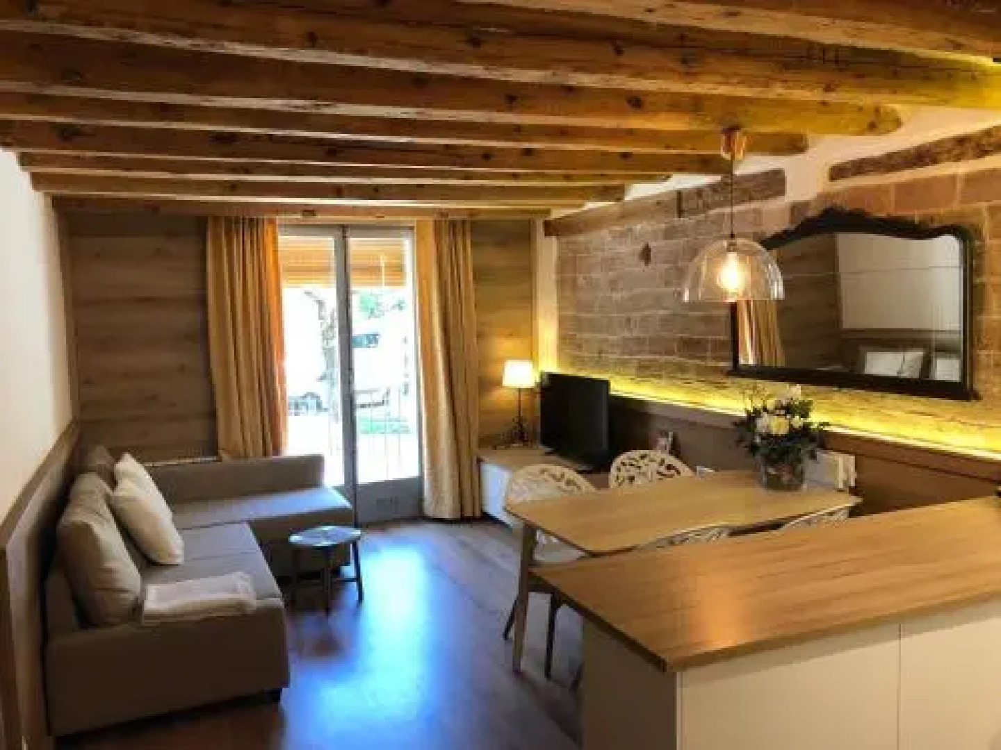 Apartament Piteus Centre