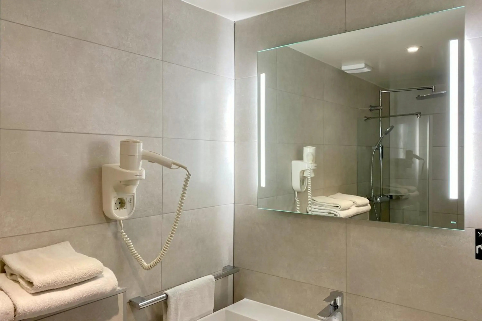 Pannee Lodge Khaosan (SHA Plus)