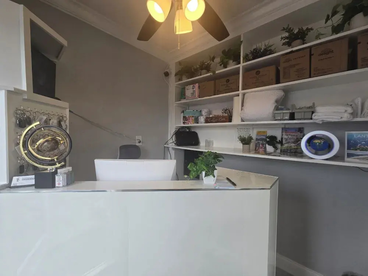 Barefoot Mailman Inn & Suites