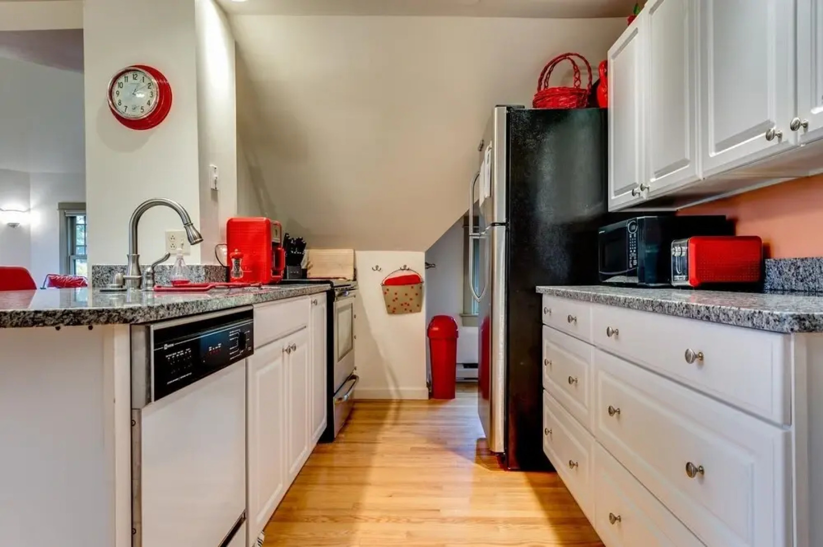 Aldine 4a 4 Bedroom Condo by Redawning