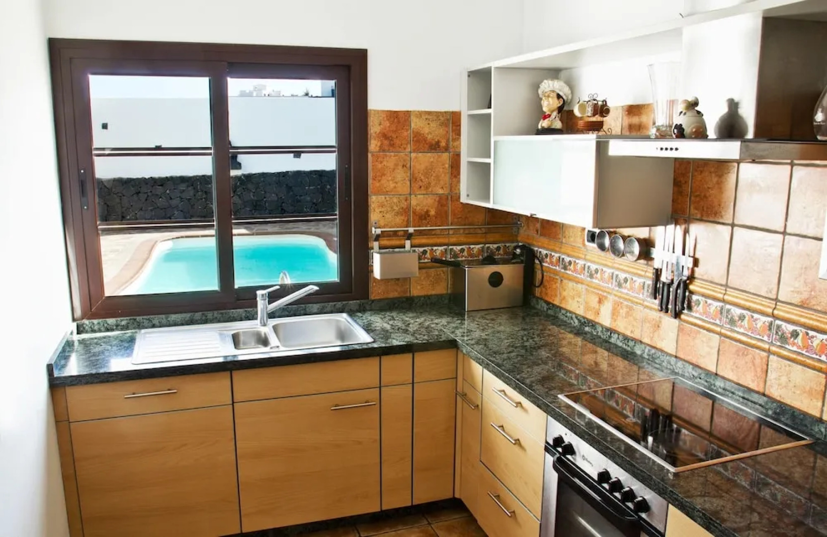 House With 3 Bedrooms in Tinajo, With Wonderful Mountain View, Private