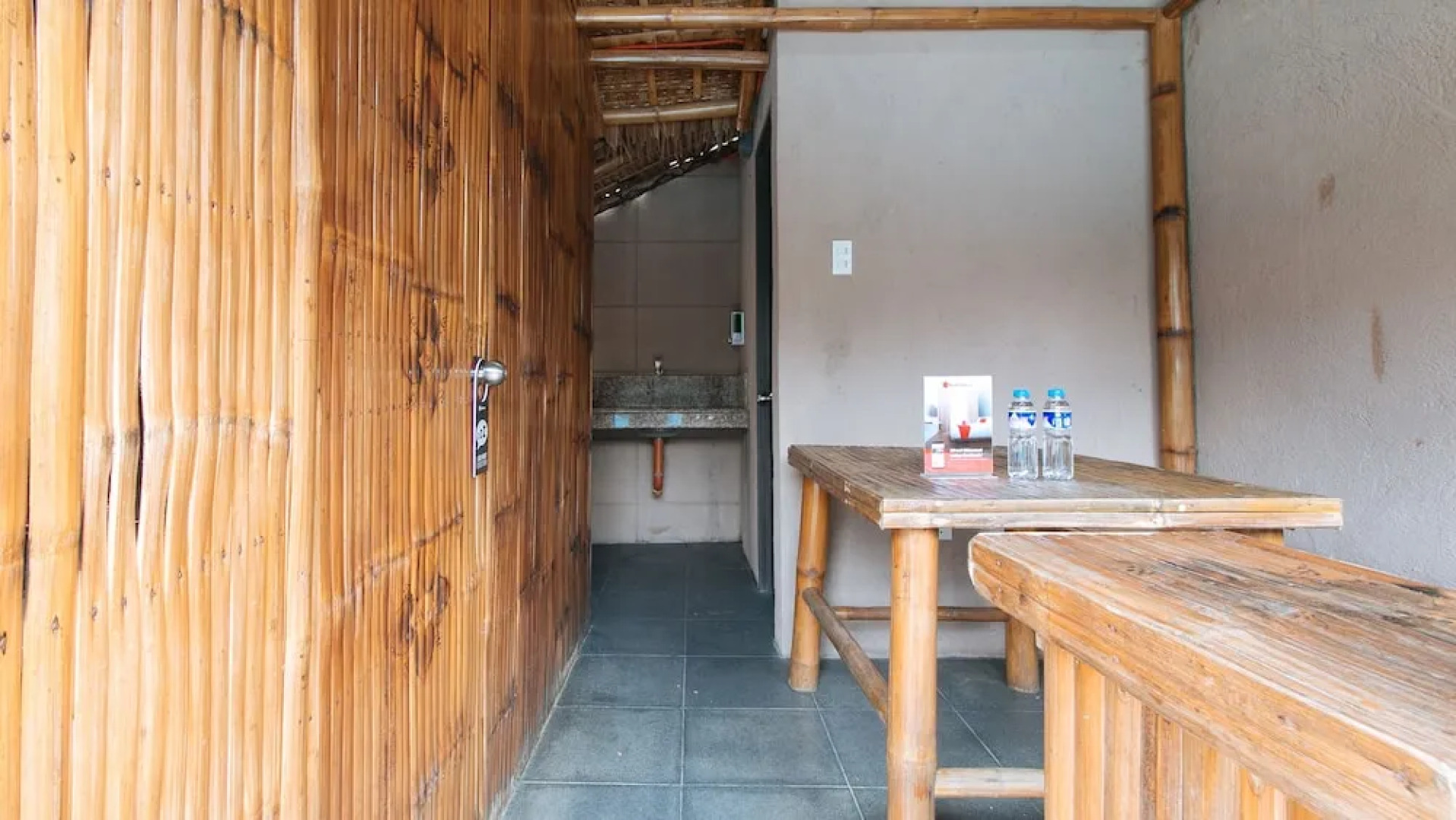 RedDoorz Premium @ Trece Indang Road