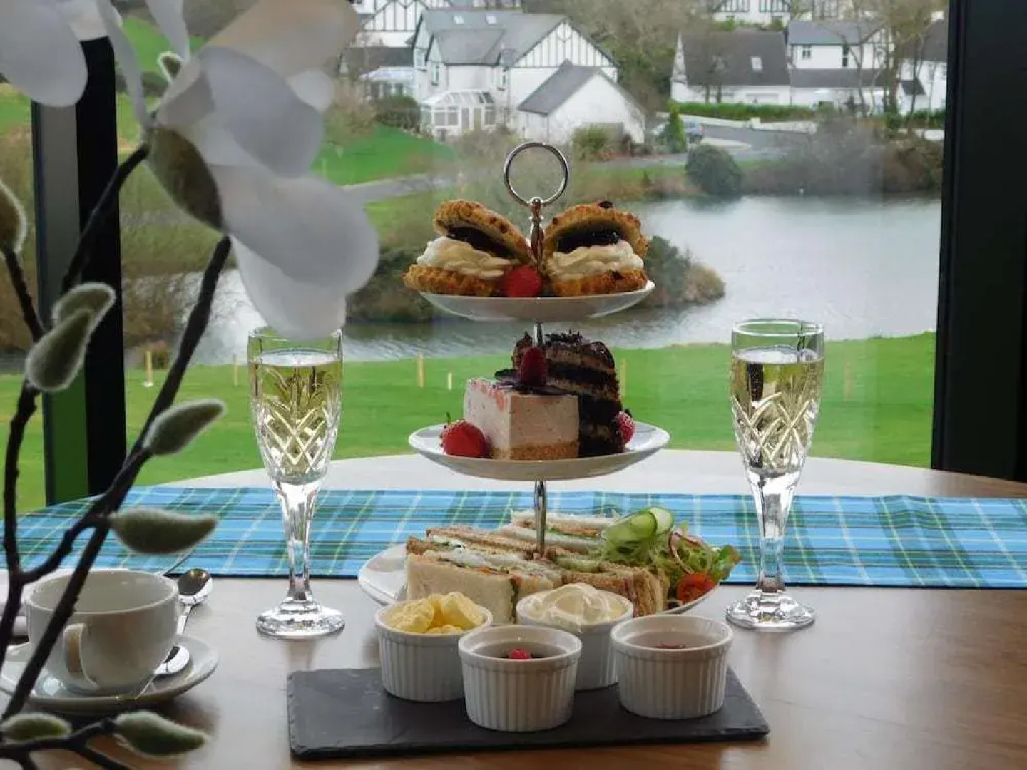 Comis Hotel and Golf Resort