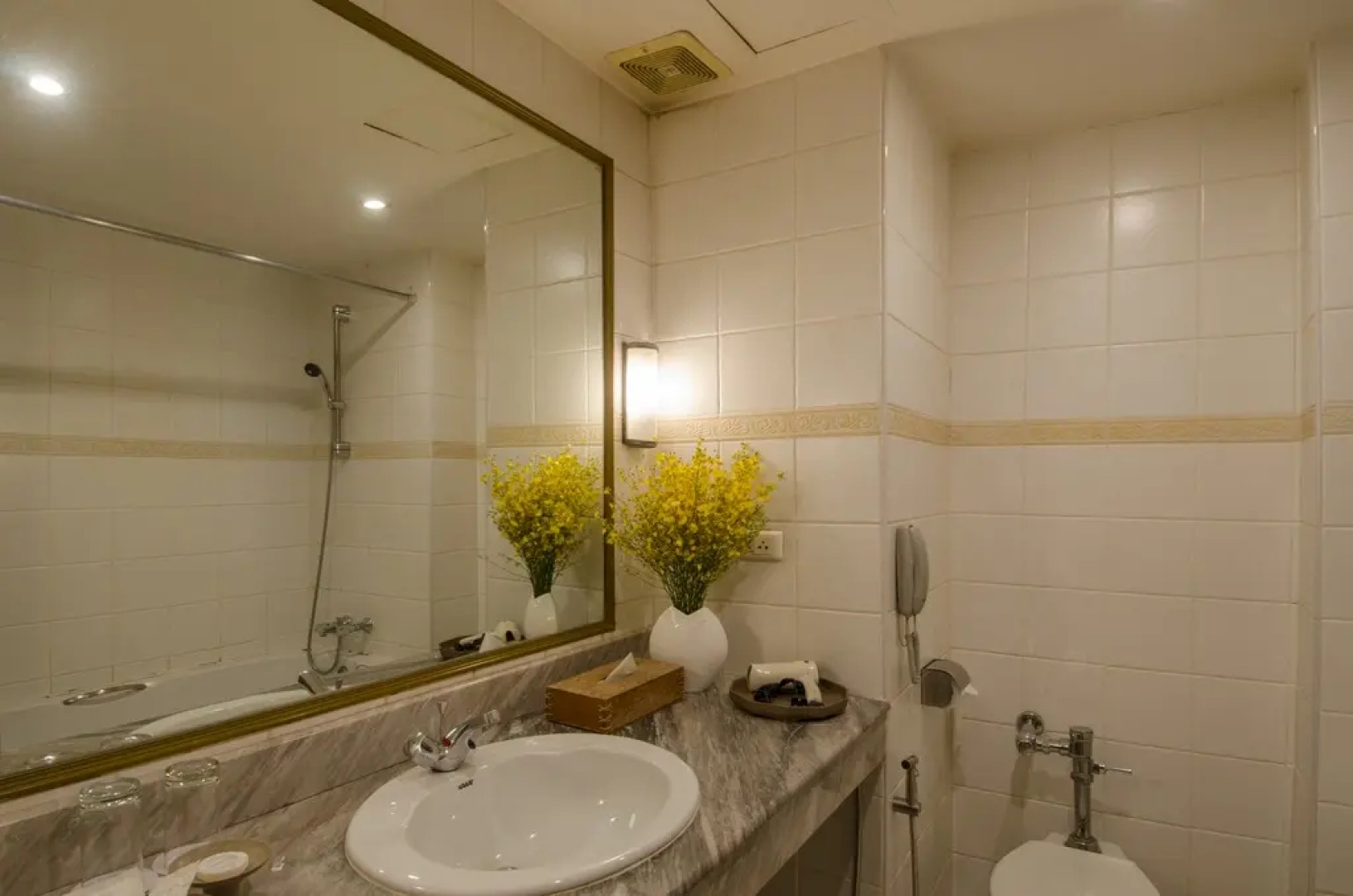 The Tarntawan Hotel Surawong Bangkok