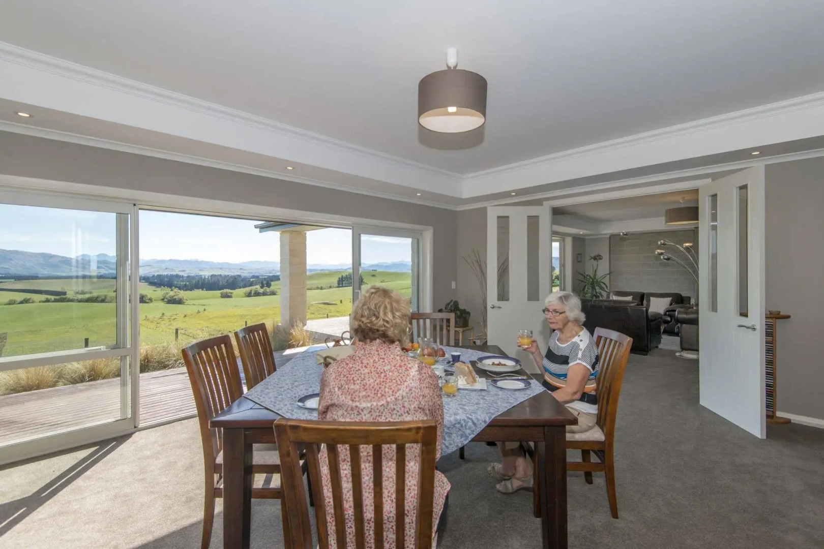 Ribbonwood Country House