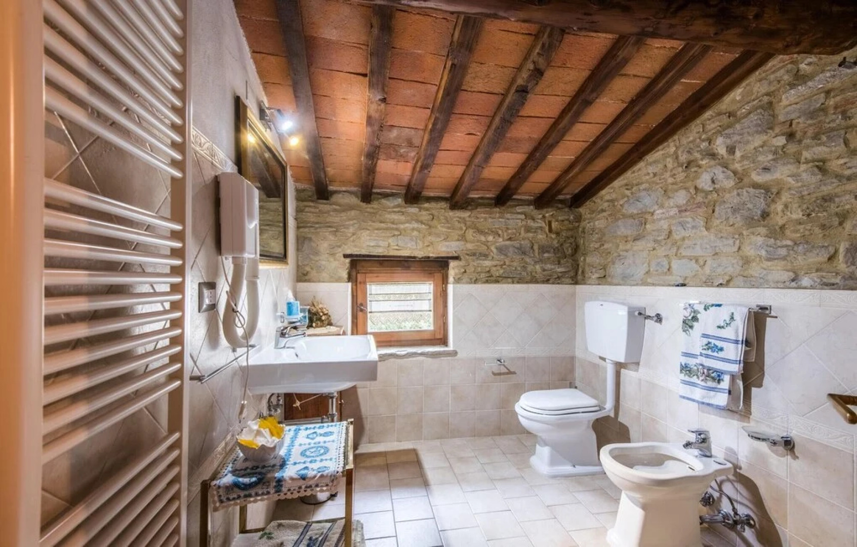 Amazing Home in Capolona With 9 Bedrooms, Wifi and Outdoor Swimming Pool