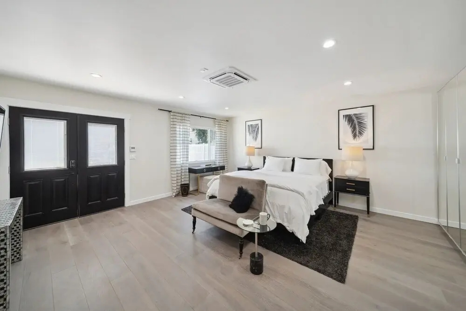 Chic Executive - Historic Floral Park Guest House 1 Bedroom Bungalow by Redawning