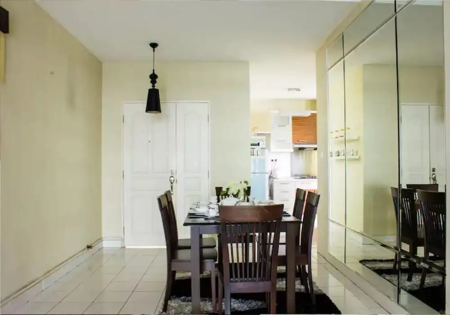 Luxurious Condo Near Gurney