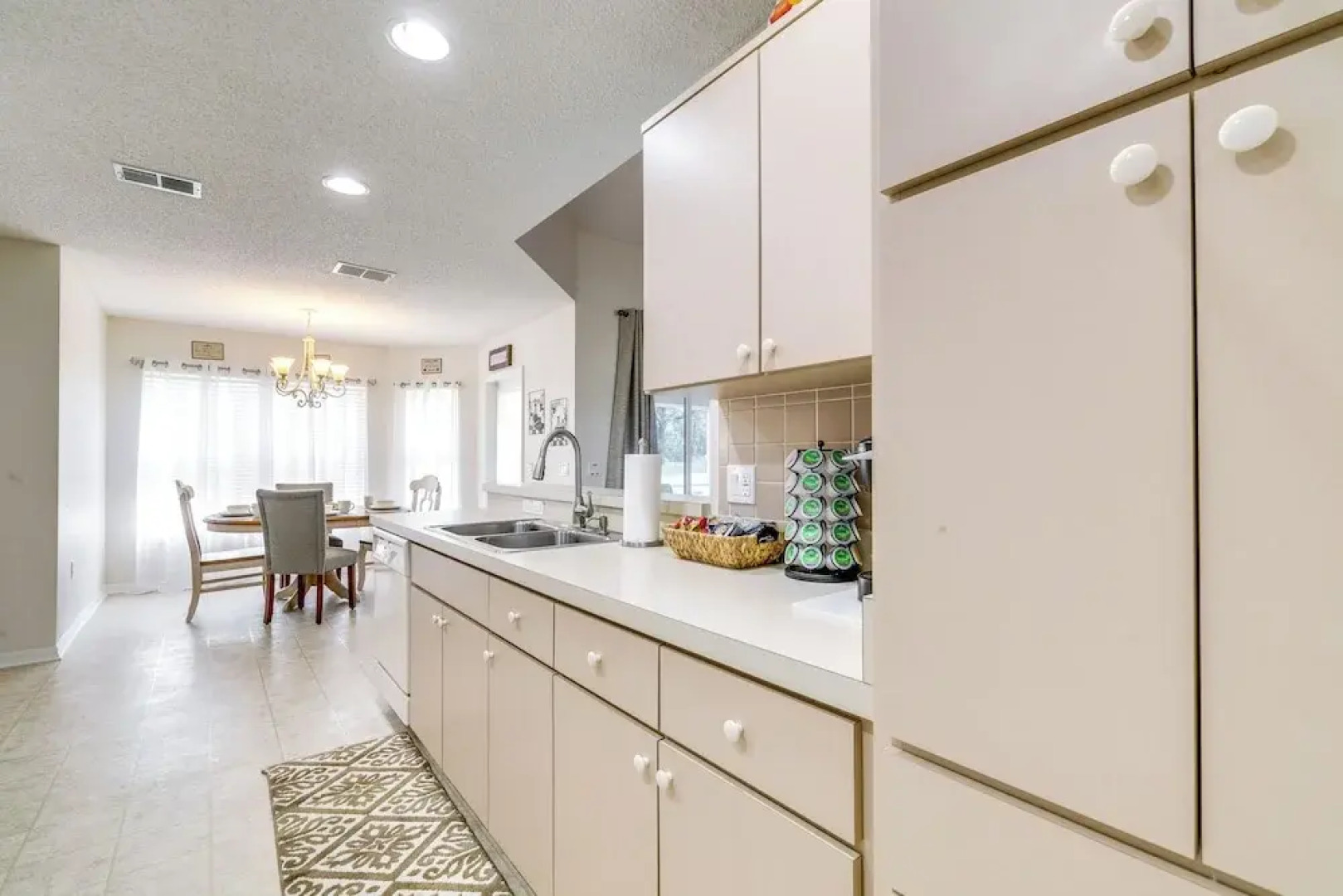 Family-friendly Spring Hill Vacation Home w/ Lanai