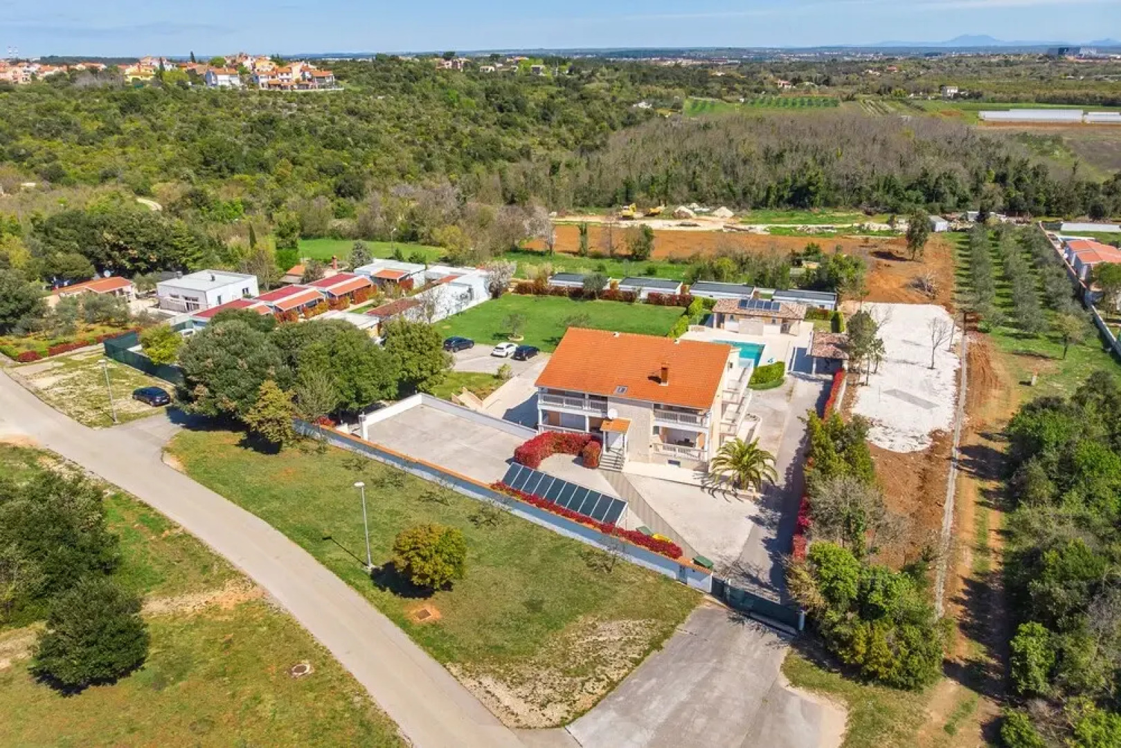 Pool Apartment Suzi 1