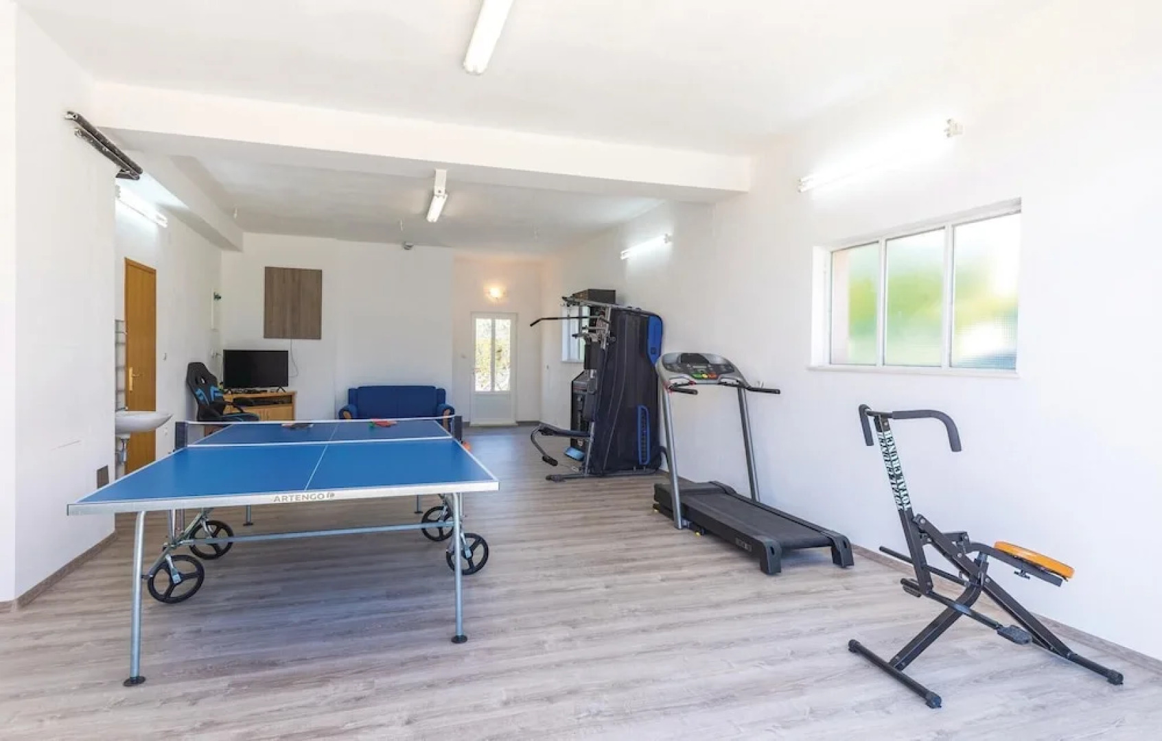 Nice Home in Kastel Kambelovac With Wifi and 4 Bedrooms