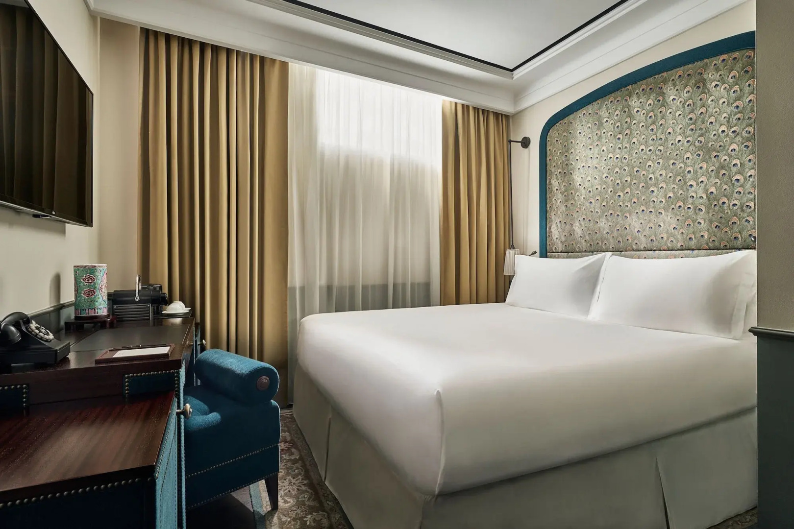 Maxwell Reserve Singapore, Autograph Collection