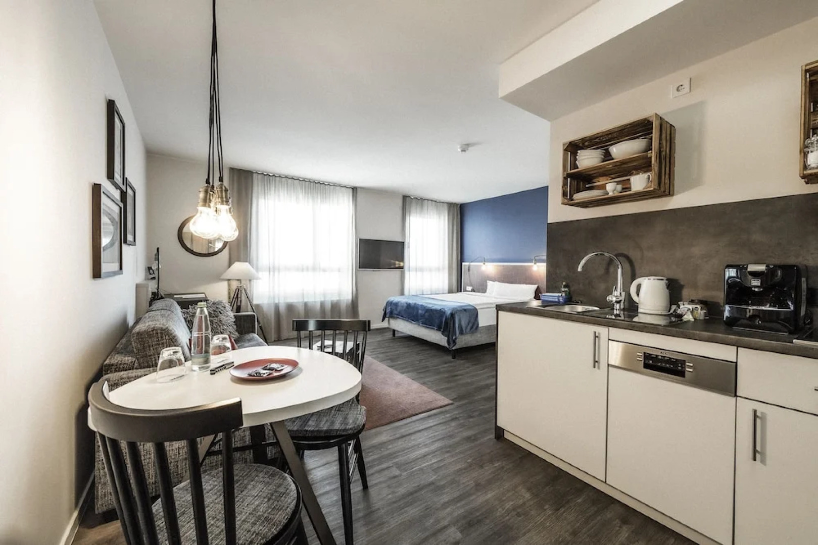 HARBR. boardinghouse