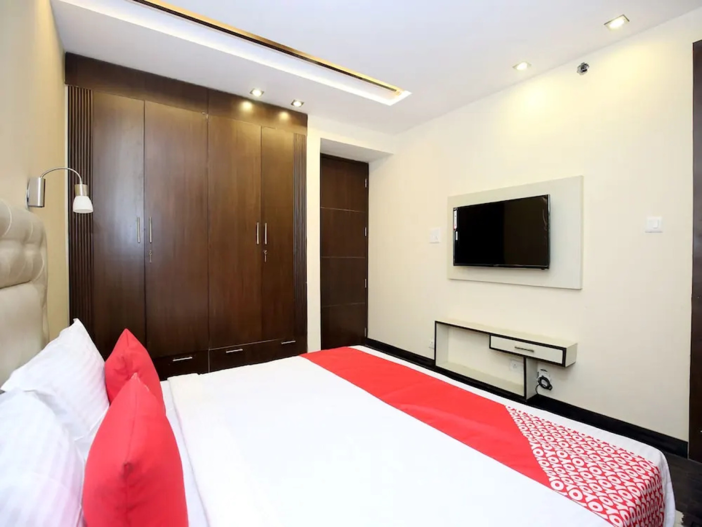 OYO 12878 Home 3BHK Mashobara Valley