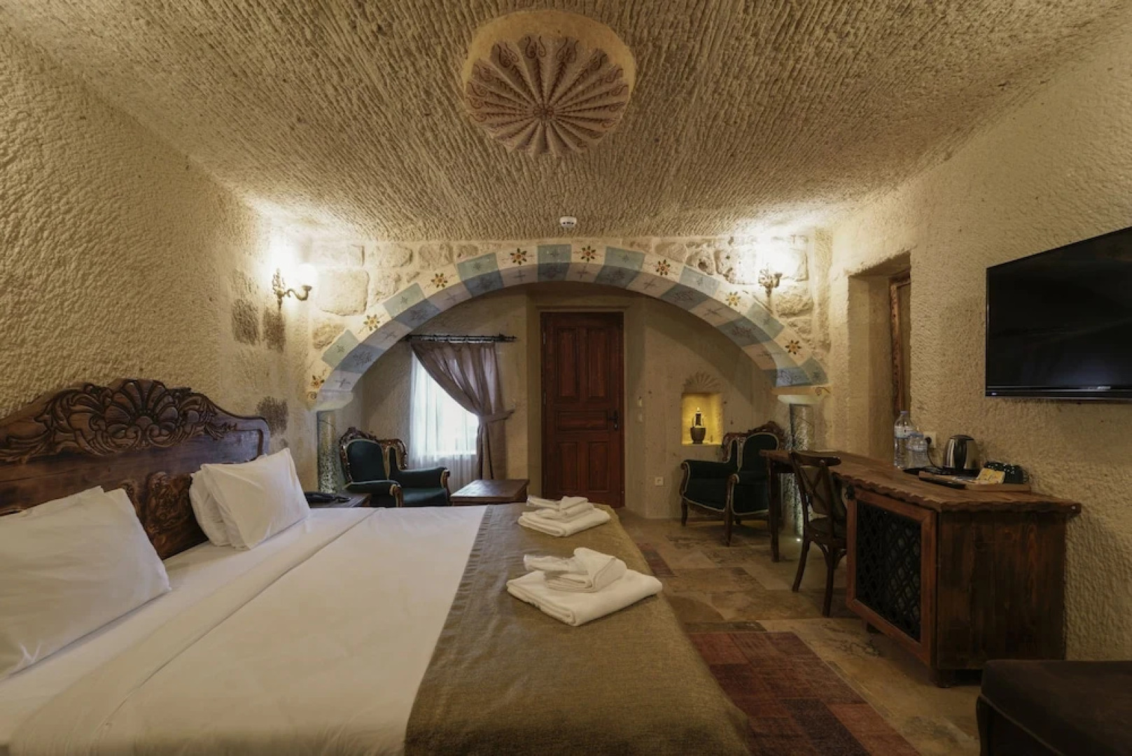 Capp Royal Cave Hotel