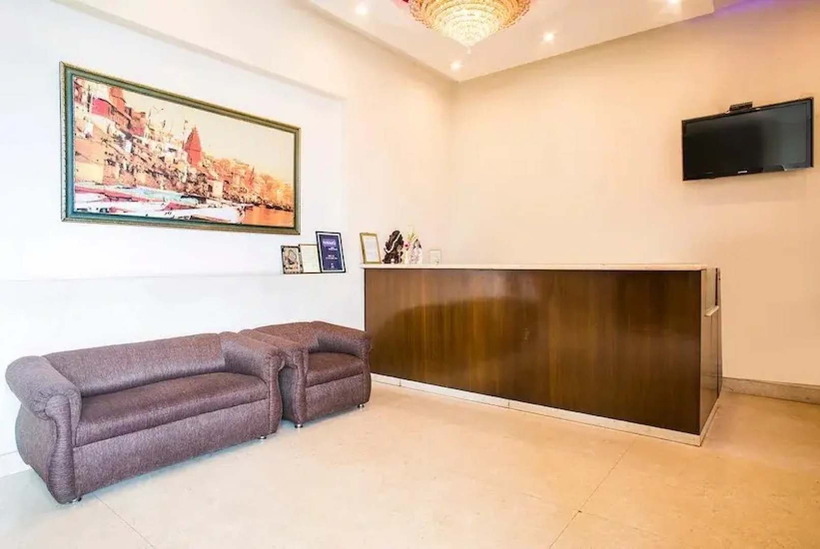 Hotel Janhvi International