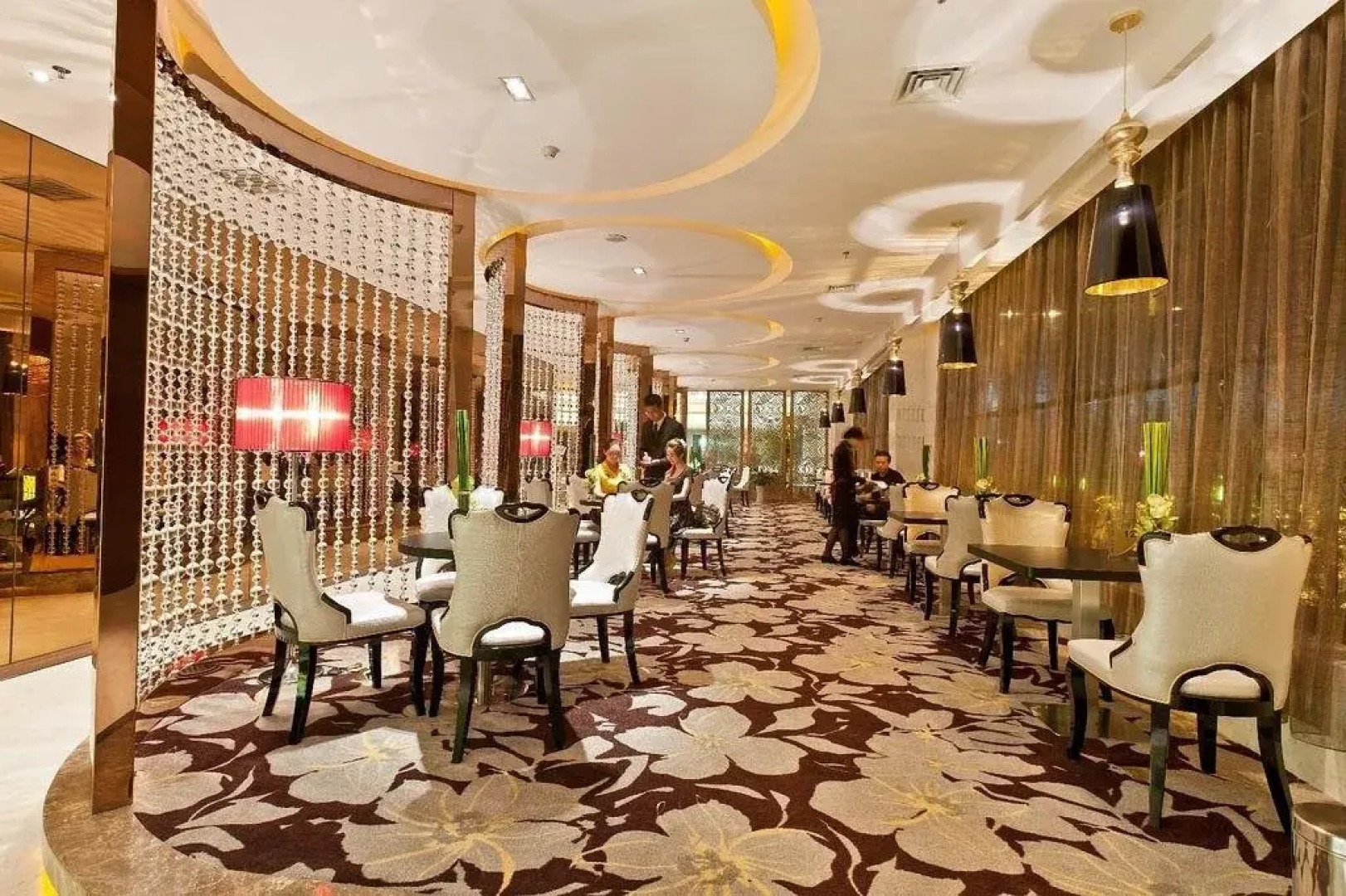 Xinyang East Earl Hotel