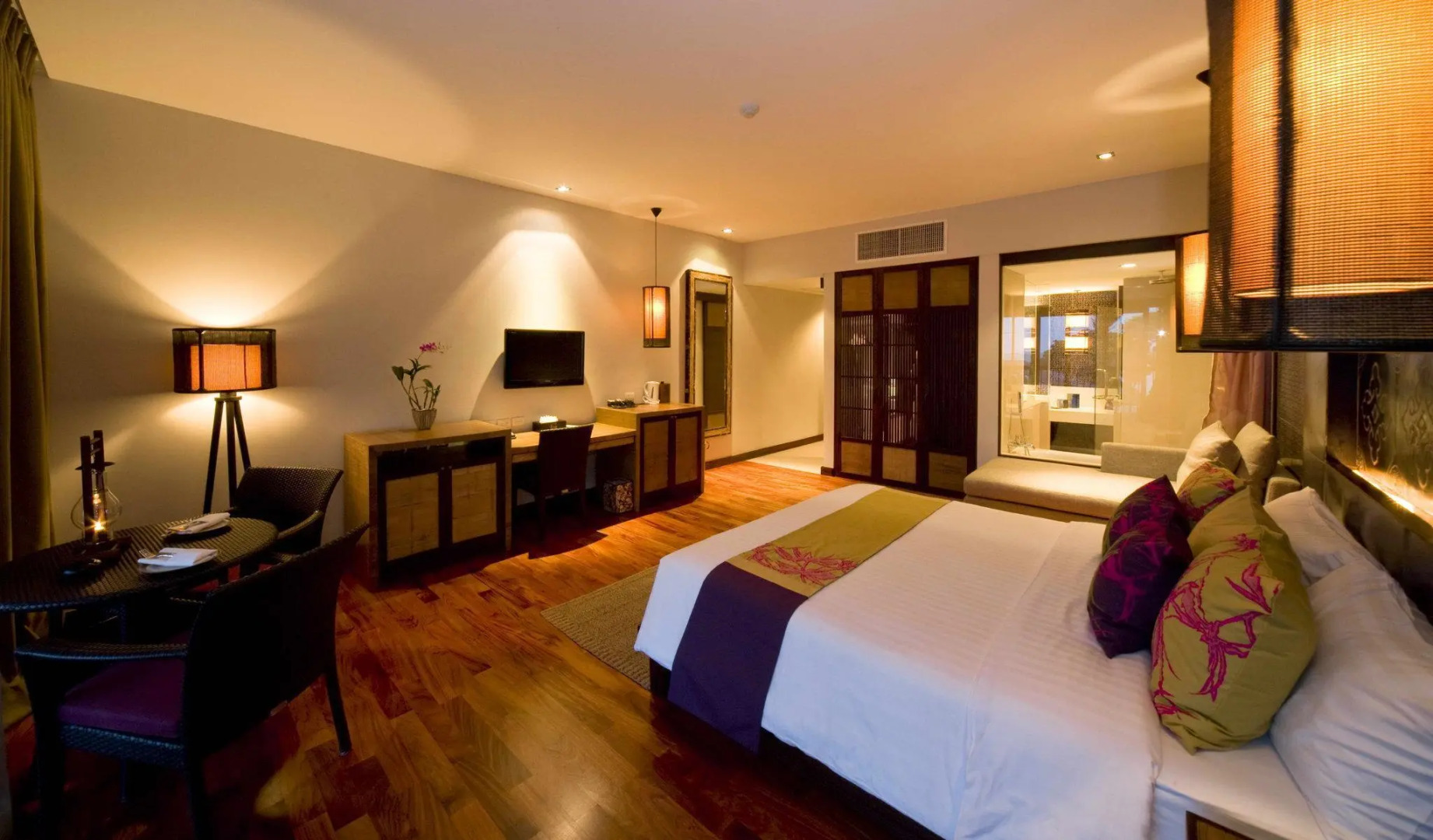 Sareeraya Villas & Suites