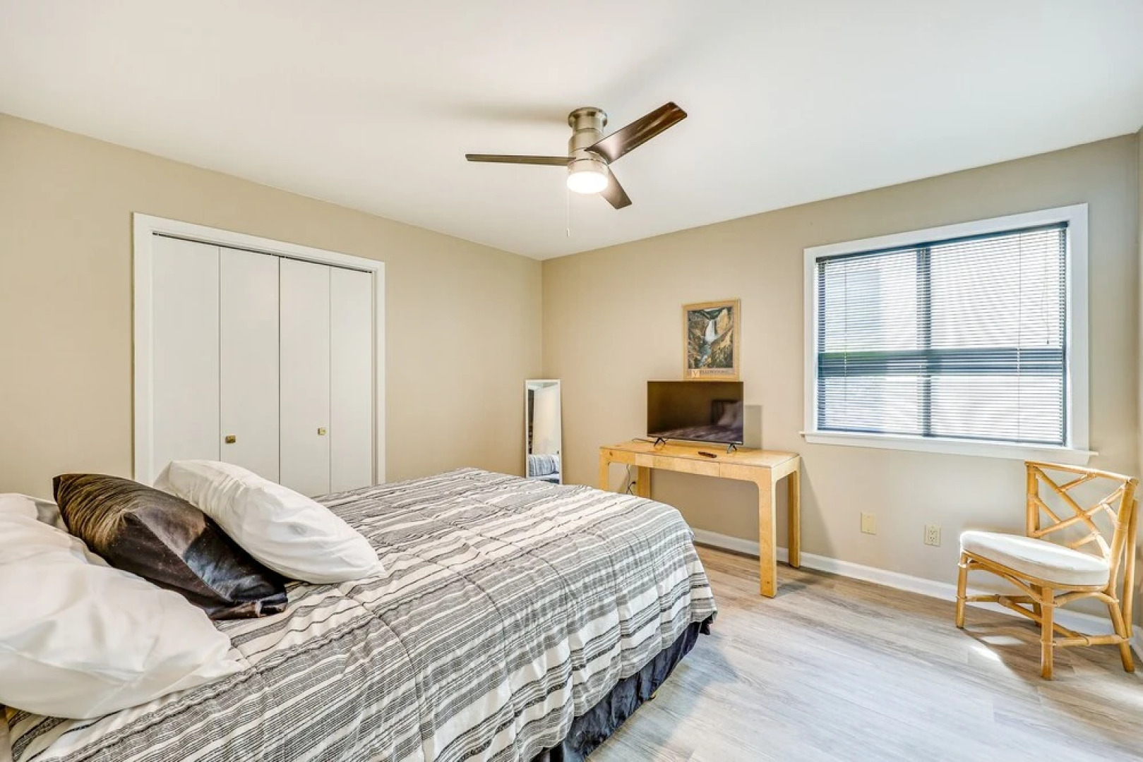 Hot Springs Lakefront Condo w/ Marina Access!