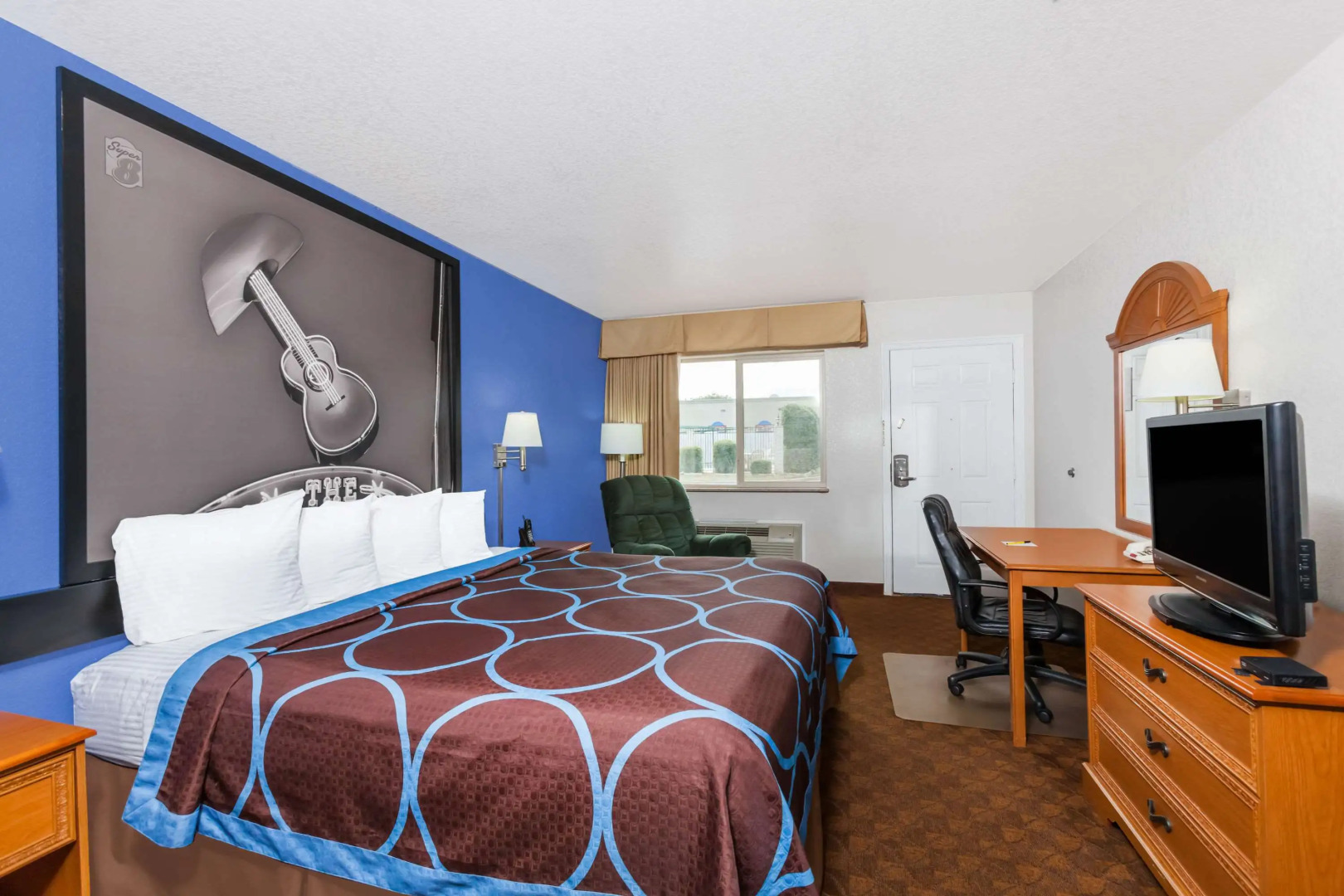 Super 8 by Wyndham Cleburne