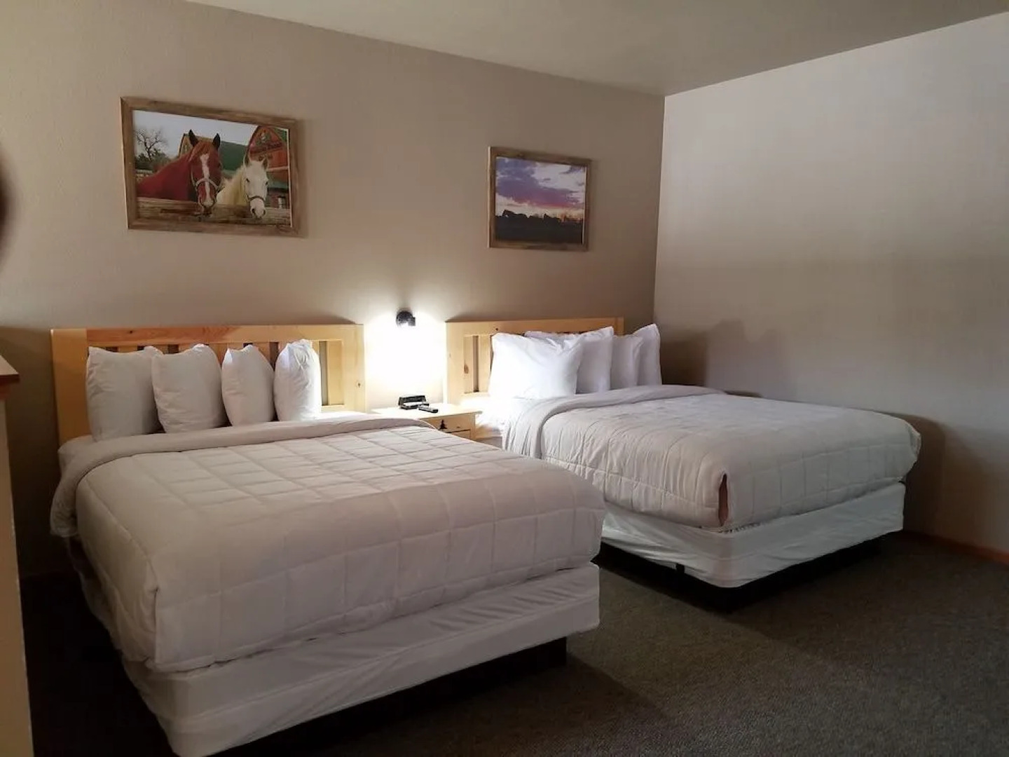 Woodside Old Towne Hotel