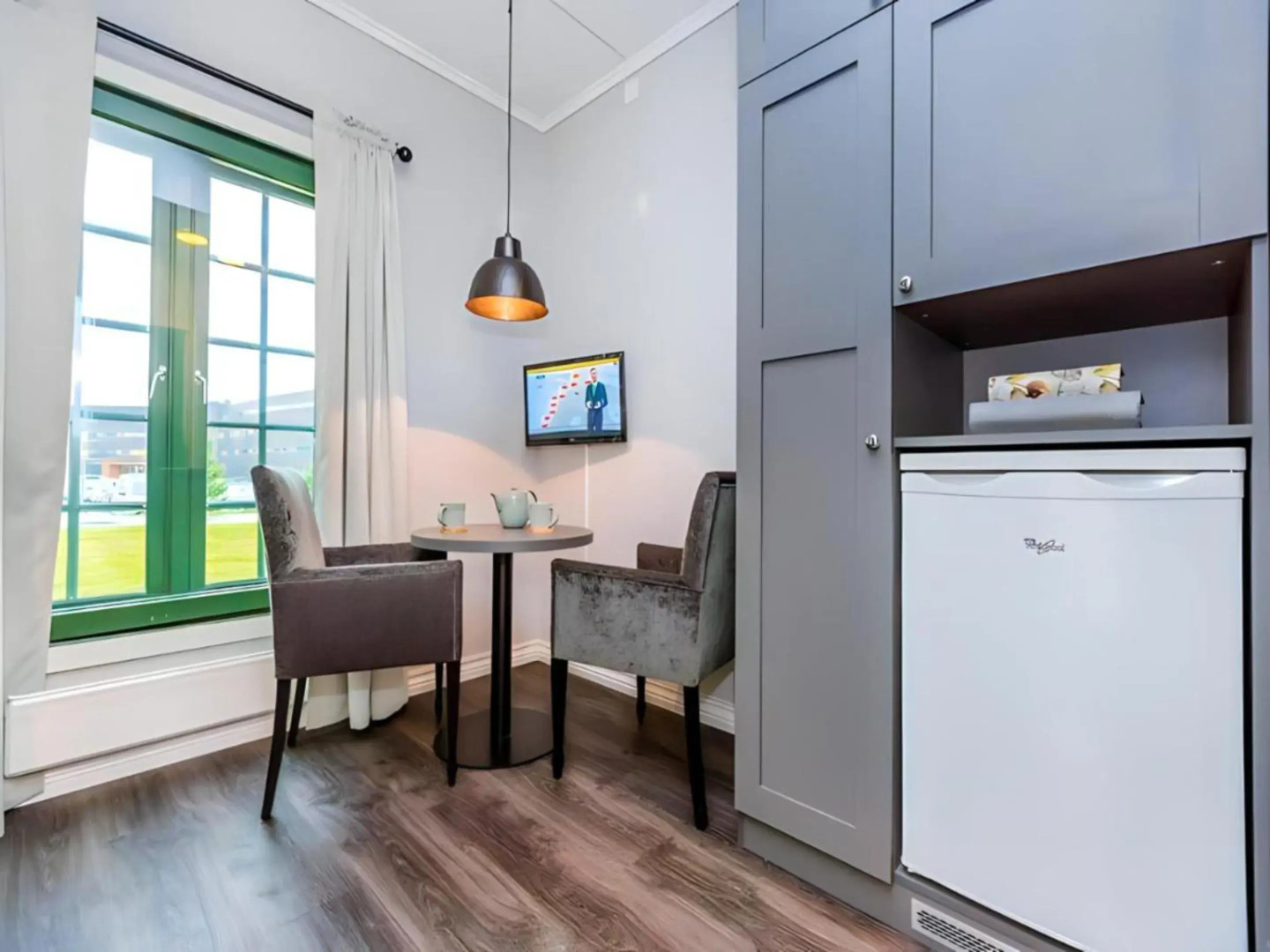 Airport Motel & Apartment