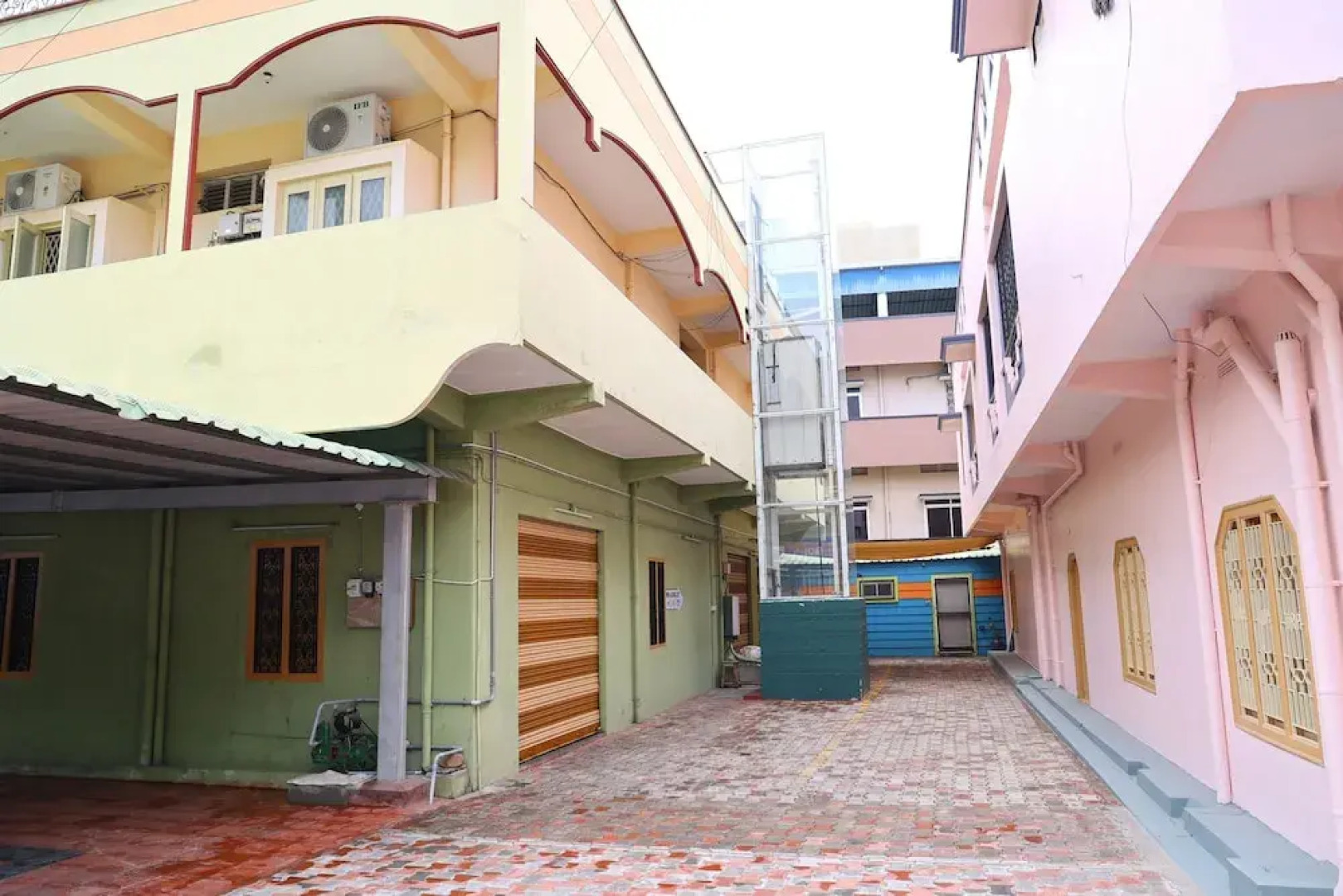 Sri sapthagiri lodge