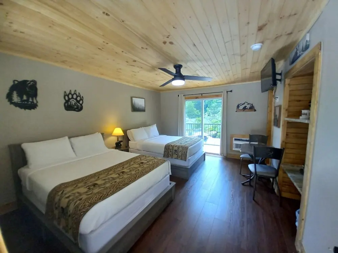 The Carter Lodge On The River