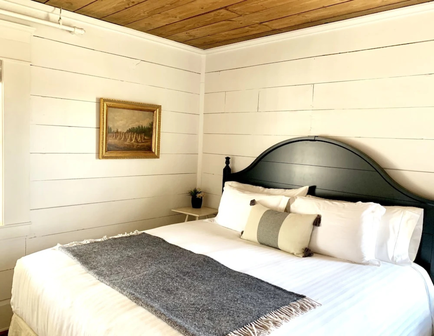The Landing Hotel and Dining