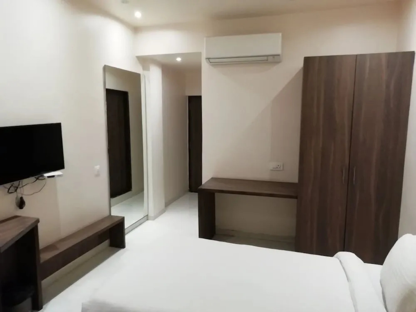 Hotel Ashish International