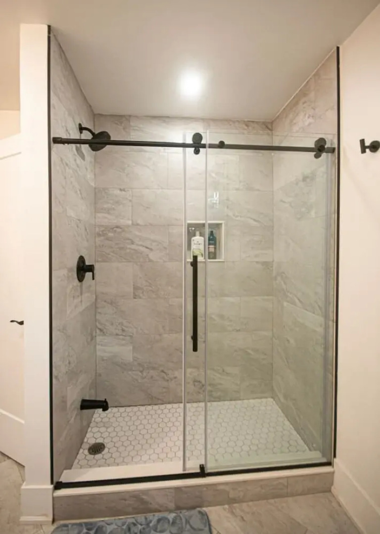 Lakeside 4BR Cottage in Bailieboro w BBQ Grill