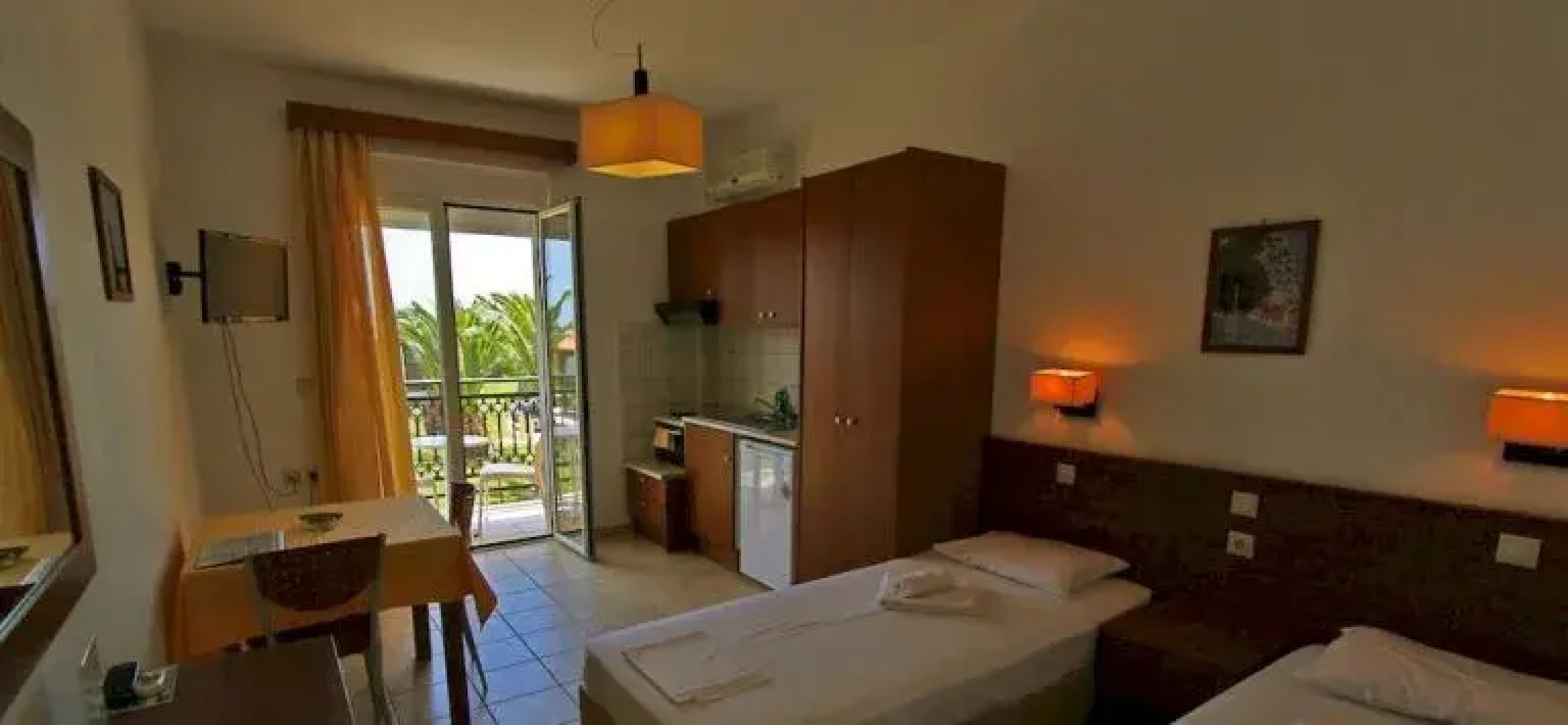 Monachus Monachus Apartments