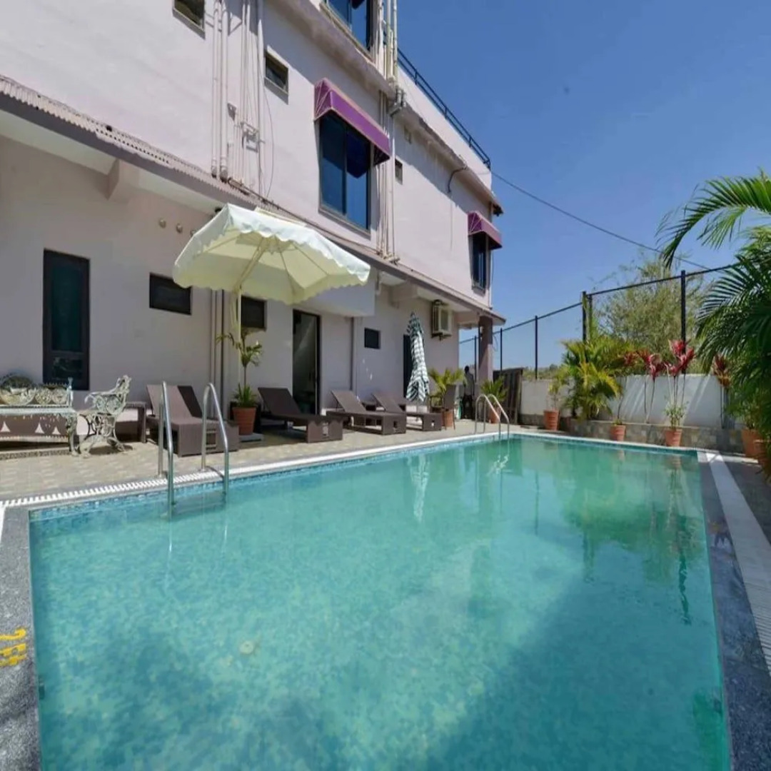 OYO 3422 Hotel Golden Berry