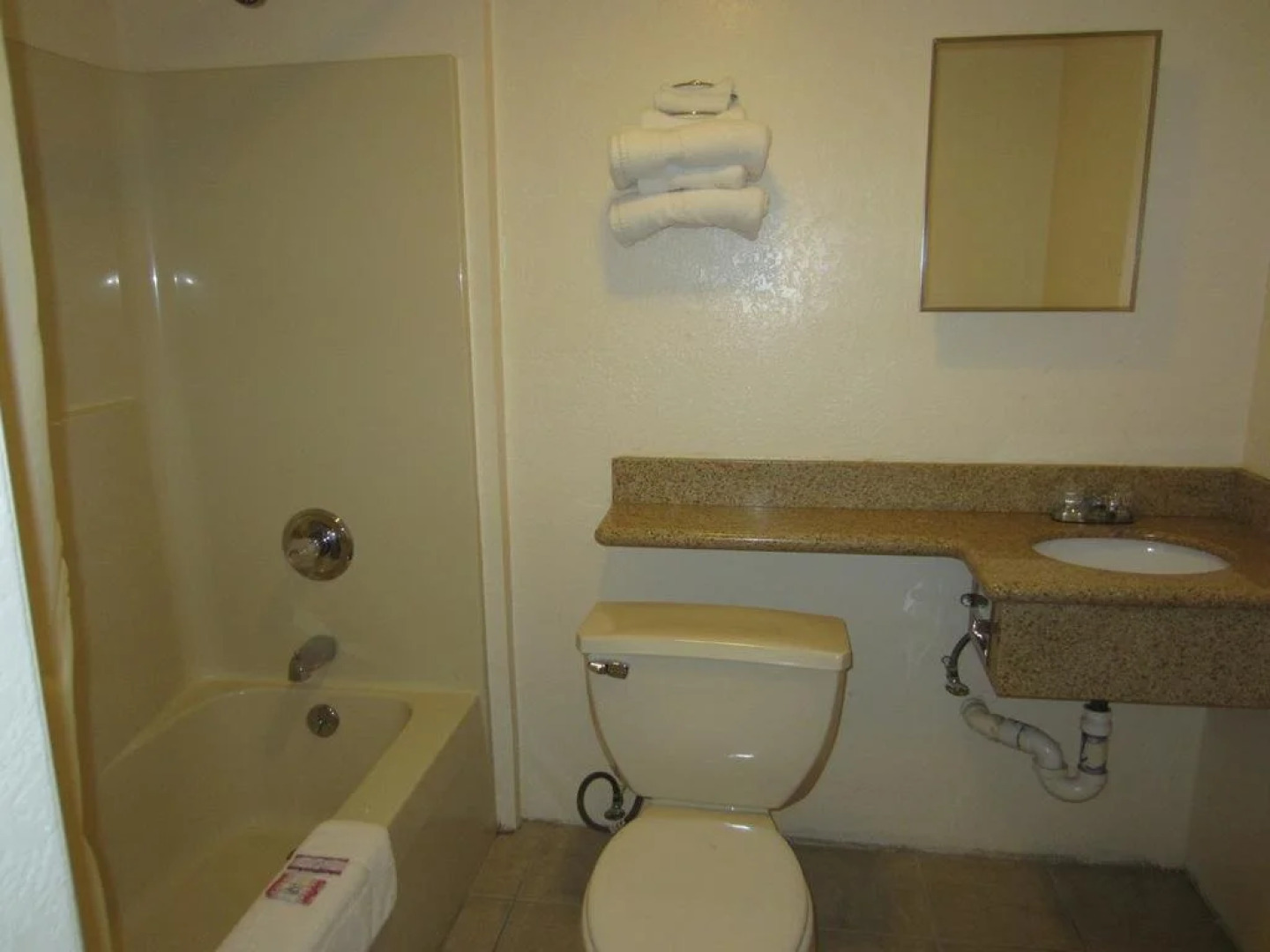 Chaplin Inn & Suites