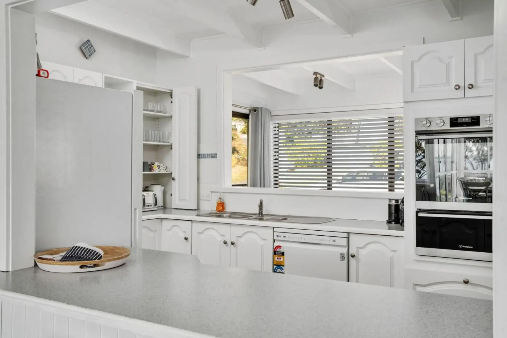 Mara at Hyams 4pm Check Out Sundays